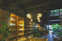 家具企业华生家居历程:深圳华生大家居集团有限公司的发展历程

公司创立（2017年）
深圳华生大家居集团有限公司成立于2017年1月3日，由创始人吴为（或吴寒露，不同资料表述略有差异）联合中国家具行业三大巨头——红星美凯龙、居然之家、敏华控股共同投资设立。公司总部位于深圳市龙岗区平湖街道，生产基地主要设在惠州敏华工业园

品牌布局与市场拓展（2017-2020年）
华生大家居在成立初期即确立了“全球睡眠王国【图1】