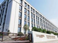 家具企业朗萨家私文化:让我们一起学习朗萨家居的企业文化

企业使命

——为亿万家庭设计美好生活——

    通过原创设计为亿万家庭提供高质价比的家居产品与高品质的家居服务，满足人们对美好生活的向往与追求，真正成为美好生活设计家。

　　朗萨家居“为亿万家庭”提供服务：朗萨家居发展至今，已服务千万家庭。从千万到亿万，代表着朗萨家居未来的跨越式发展，以及对未来服务全国亿万家庭的长远期许。

　　朗萨【图0】
