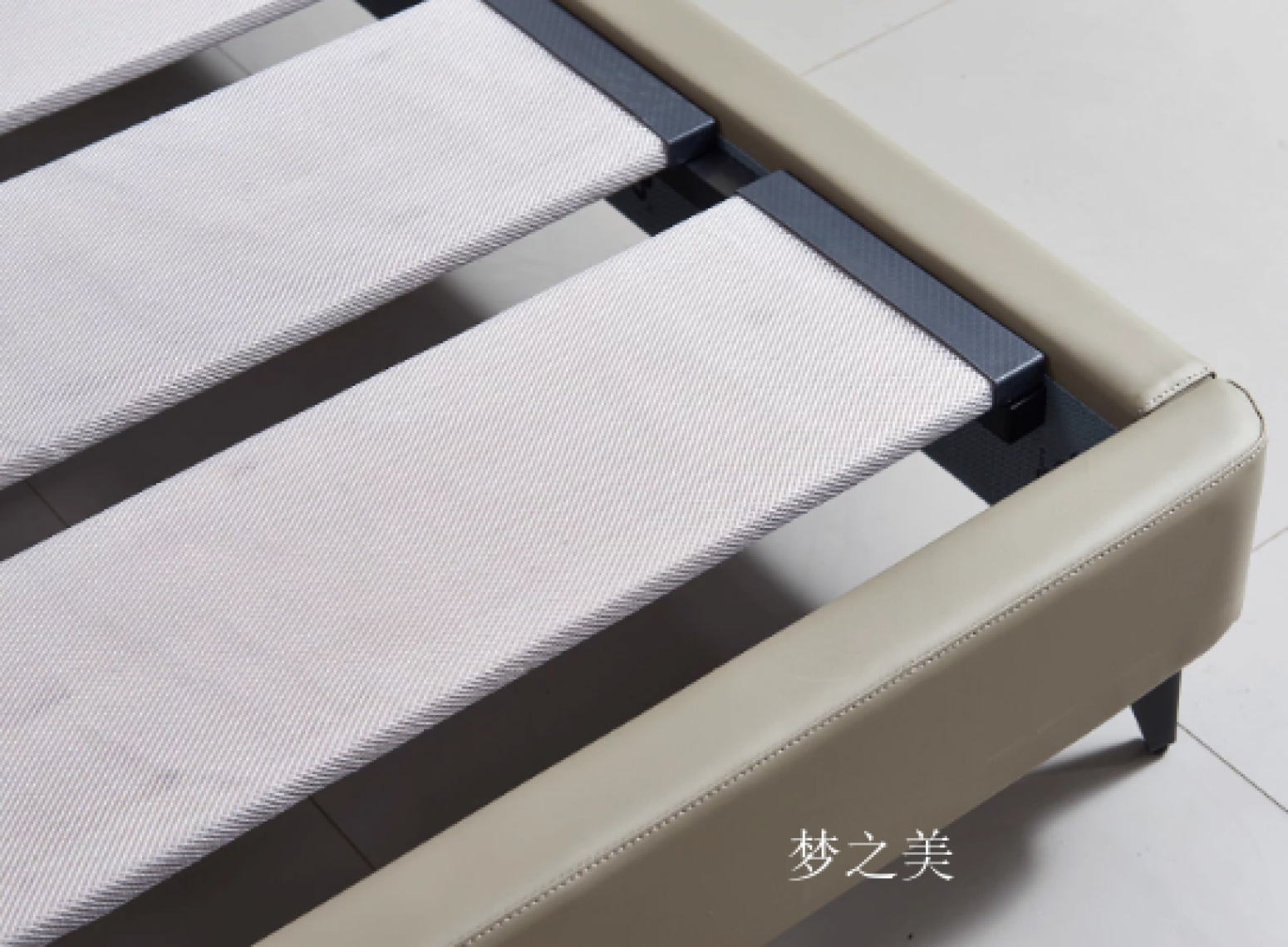 梦之美客卧家具产品《现代简约头层牛皮床架》【图1】