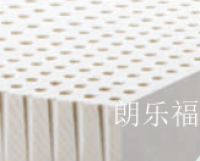 家具企业朗乐福日志:考究原料，是成就奢侈品的重要因素

1、德国Ti+钛合金超微弹簧
①航天级材料：用于航天制造的钛合金，属于军工专用级别。使用原铁矿石冶炼，不使用二次回收钢材，没有杂质，德国军工级别精钢工艺，被誉为弹簧中的奢侈品。
②严格的检测标准：国内的轻工业行业抗压次数标准只有8万次，而德国进口钛合，金弹簧按压测试标准为27万次，经久耐用，长久无惧塌陷。
③权威认证：获得欧洲最高品质LGA及TUV认证【图1】