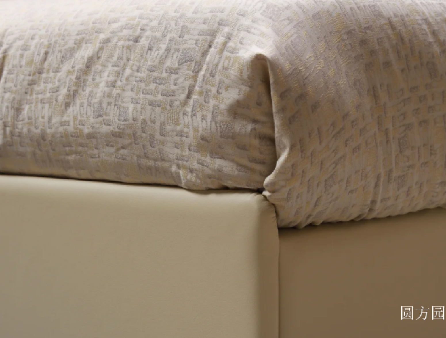 圆方园客卧家具产品《高档真皮软床》【图1】