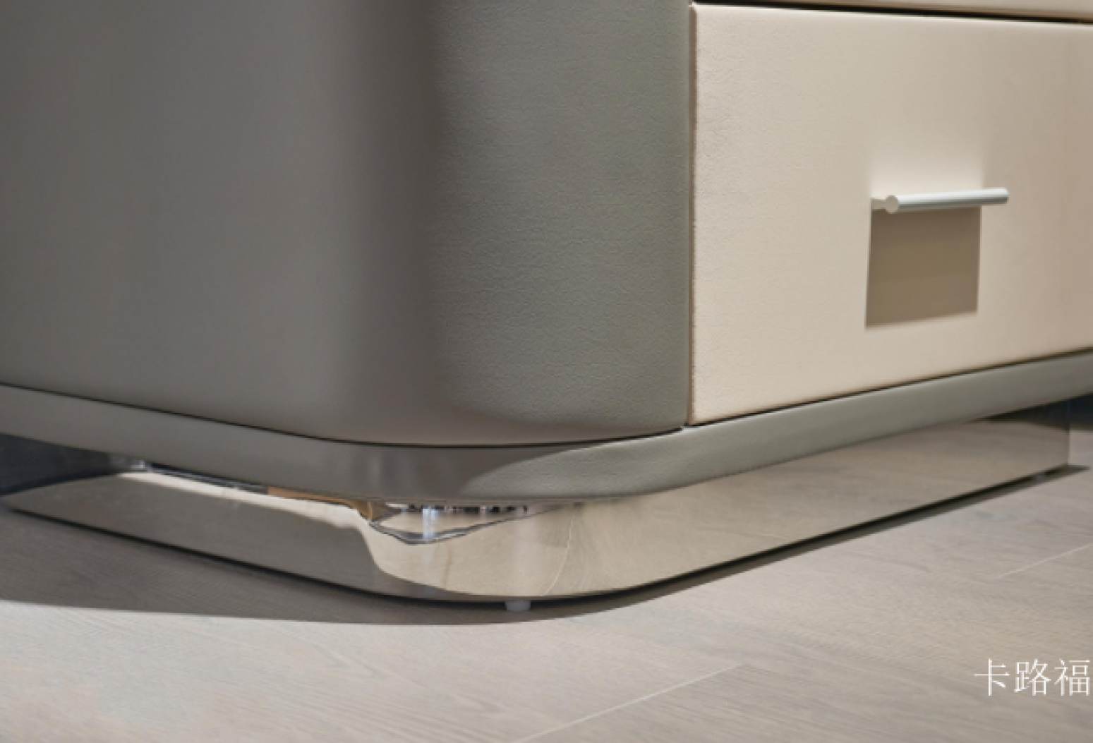 卡路福客卧家具产品《灰米拼色轻奢床头柜》【图3】