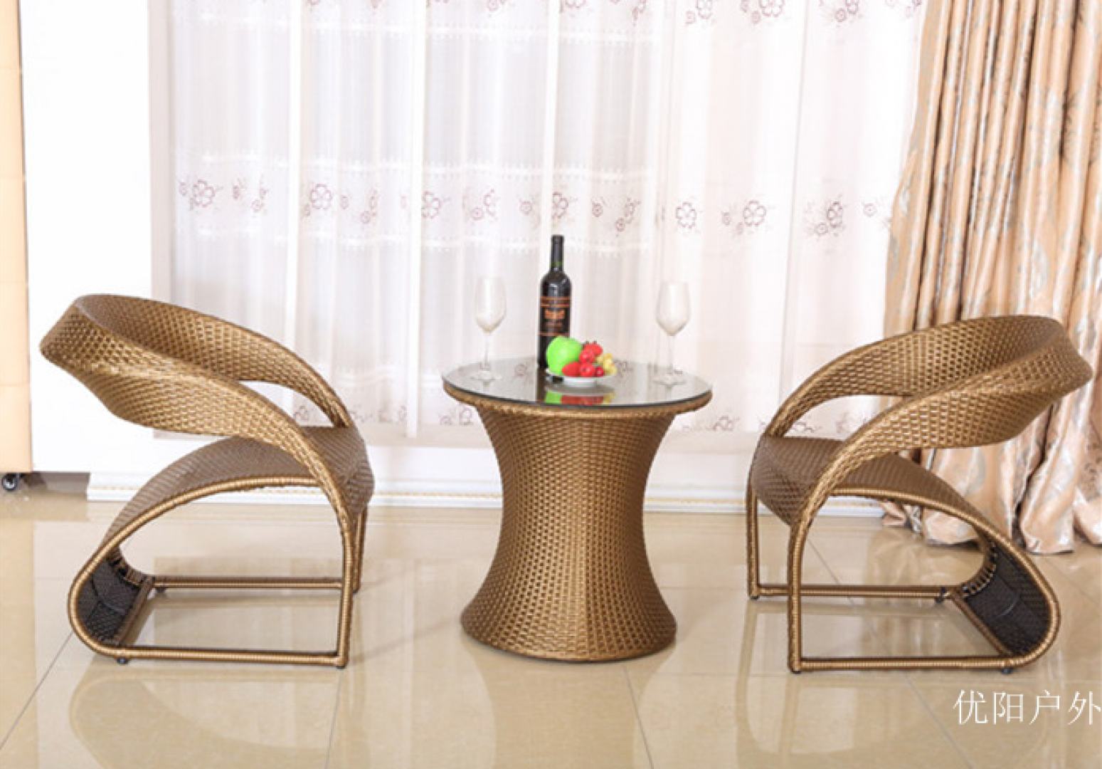 优阳户外户外家具产品《棕黄编藤户外桌椅》