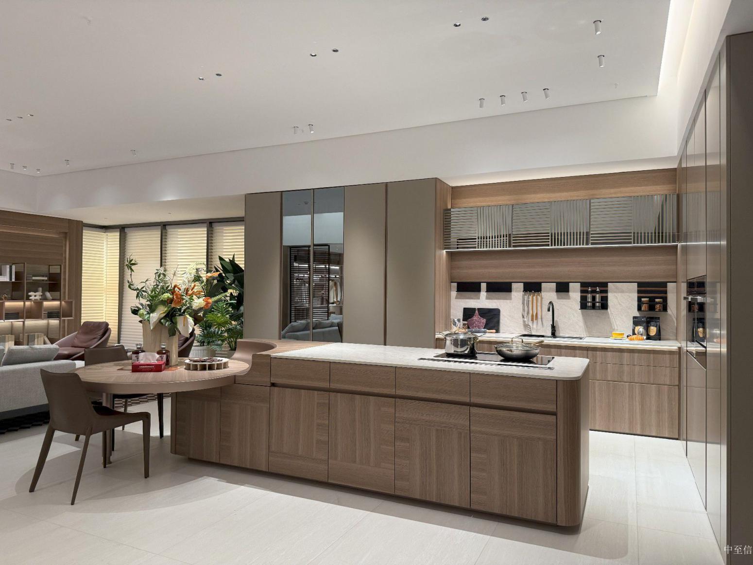 中至信厨卫家具产品《浅木浅棕餐厨一体橱柜》【图0】