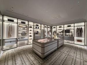 中至信客卧家具产品《银白双中岛精致衣帽间》议价