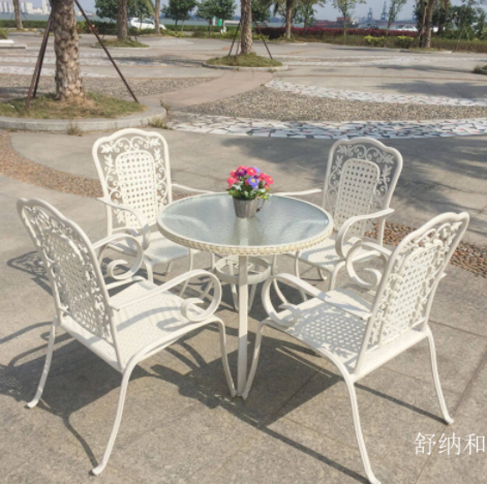 舒纳和户外家具产品《旅游区户外桌椅》【图1】