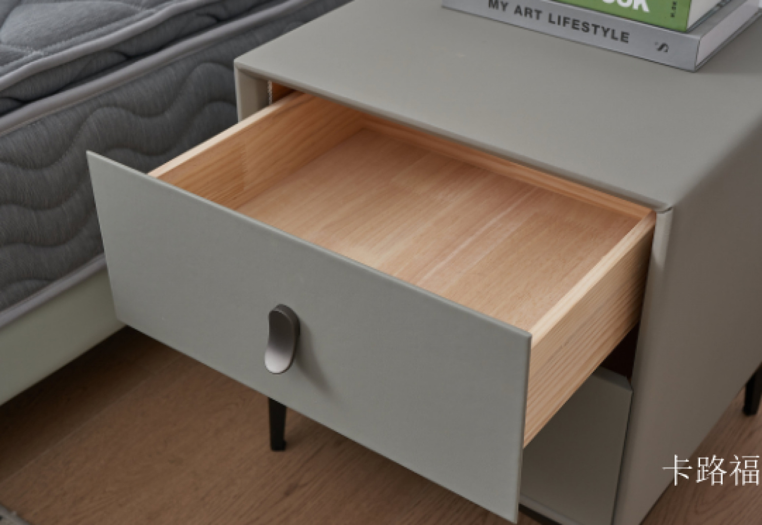 卡路福客卧家具产品《灰韵简雅床头柜》【图2】