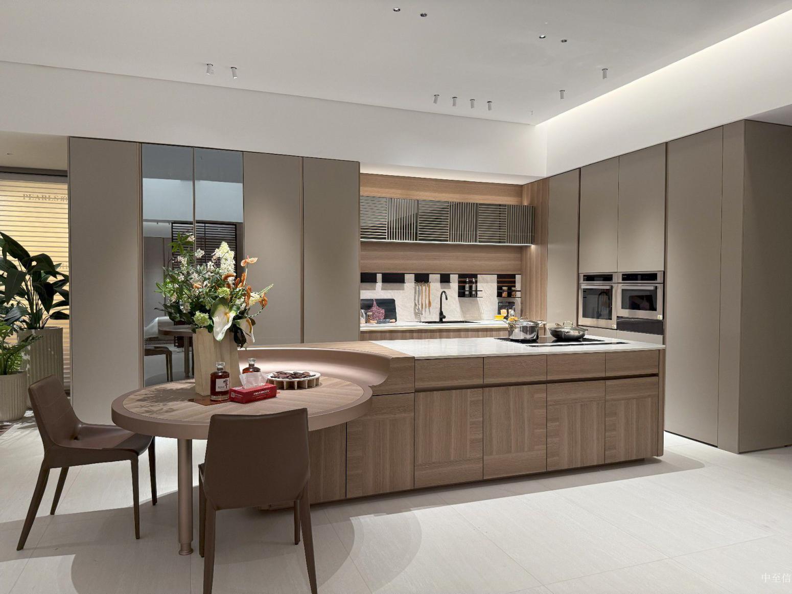 中至信厨卫家具产品《浅木浅棕餐厨一体橱柜》【图1】